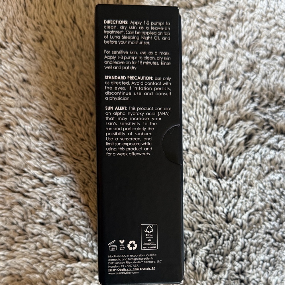 Sunday Riley Good Genes Lactic Acid Treatment - Gold and White Packaging - Picture 3 of 5